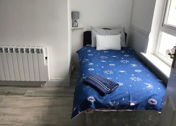 Divine Mercy Oda ve Kahvaltı Knock (Mayo)