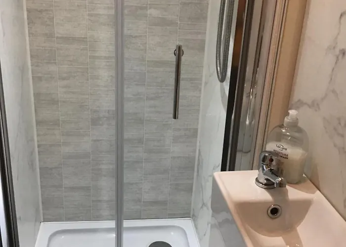 Divine Mercy Oda ve Kahvaltı Knock (Mayo)