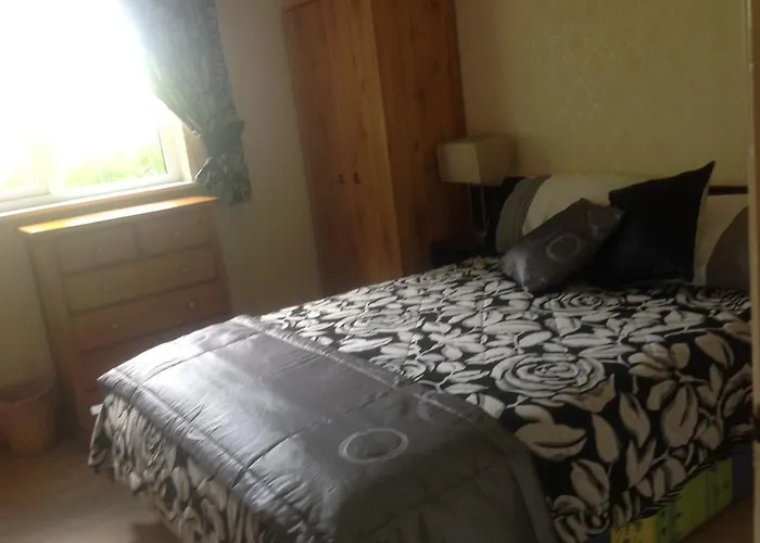 Divine Mercy Oda ve Kahvaltı Knock (Mayo)